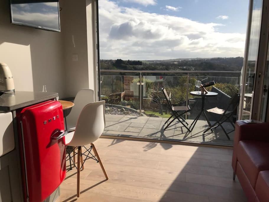 The View At 52, Whitby 아파트 외부 사진
