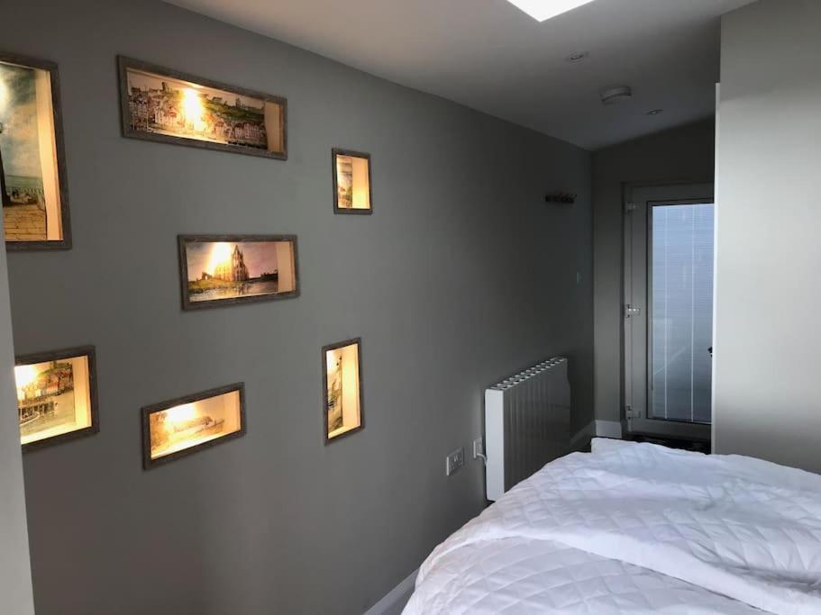 The View At 52, Whitby 아파트 외부 사진