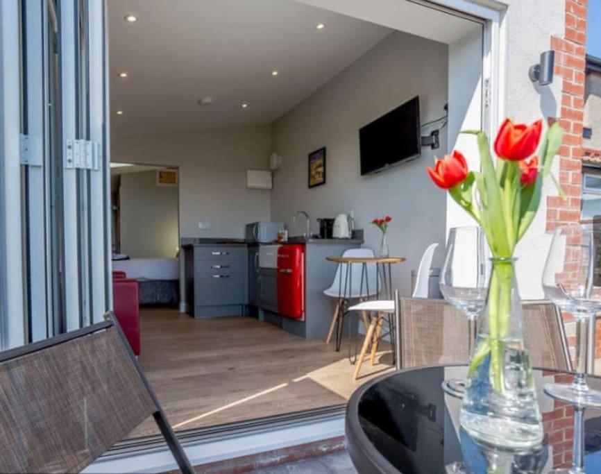 The View At 52, Whitby 아파트 외부 사진